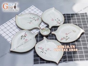 Set 5 đĩa lá trầu men kem vẽ hoa Đào xếp cánh hoa nhỏ