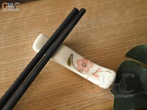 Gác đũa men kem vẽ hoa Đào hồng