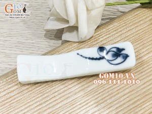 Gác đũa men kem vẽ Sen Đen