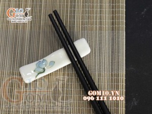 Gác đũa men kem vẽ Sen xanh