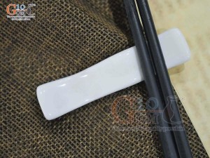 Gác đũa men trắng trơn