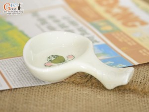 Gác thìa đũa men kem vẽ Đài Sen