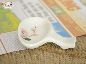 Gác thìa đũa men kem vẽ Đào phai