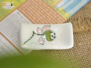 Gác thìa men kem vẽ hoa Đài Sen