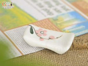 Gác thìa men kem vẽ hoa Đào phai