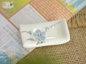 Gác thìa men kem vẽ hoa Đào xanh