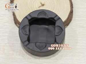 Gạt tàn gốm đen khắc Hoa sen