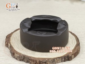 Gạt tàn gốm đen khắc Hoa sen