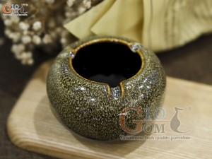 Gạt tàn men gấm vàng