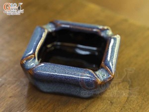 Gạt tàn men hỏa biến xanh đá