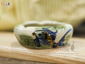 Gạt tàn men vuốt vẽ cá