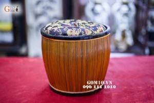 Giỏ ủ ấm cao cấp vải gấm thêu hoa 1,25l