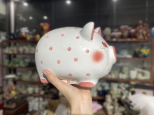Heo sứ tiết kiệm chấm bi hồng, dài 21cm 