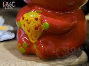 Heo sứ tiết kiệm dáng đứng màu đỏ, cao 16,5cm