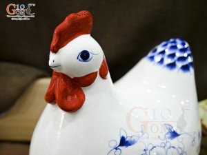 Gà mái tiết kiệm vẽ hoa dây, cao 30cm