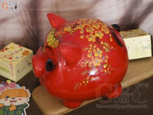 Heo sứ tiết kiệm dáng mắt to 23cm