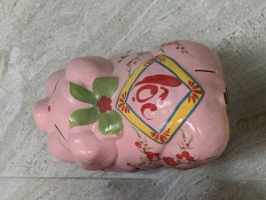 Heo sứ tiết kiệm dáng nằm mắt híp, màu hồng dài 21cm