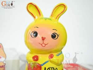 Thỏ sứ tiết kiệm màu vàng, cao 25cm