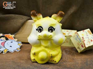 Tiểu Long tiết kiệm dáng ngồi ôm vàng, cao 24cm