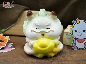 Tiểu Long tiết kiệm dáng ôm vàng màu xanh, cao 17,5cm