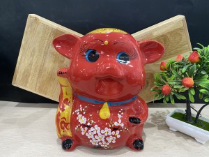 Heo sứ tiết kiệm tài lộc vẽ hoa màu đỏ cao 25cm