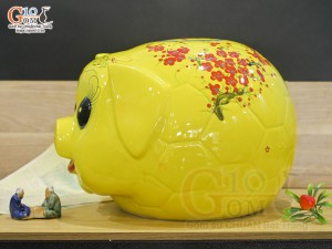 Heo sứ tiết kiệm vẽ hoa nền vàng, 42cm x 35cm