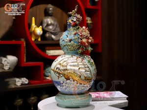 Hồ lô tài lộc men vân mây đắp nổi Thuận Buồm Xuôi Gió vẽ vàng 24k, cao 75cm (màu xanh loang)