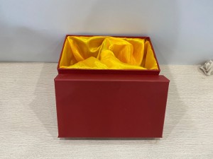 Hộp xi lụa đựng 2 cốc 21x15cm
