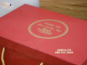 Hộp xi đỏ lót lụa đựng bình nước, 34x22cm