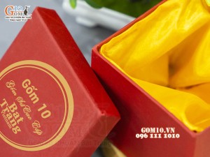 Hộp xi đỏ lót lụa đựng cốc 500ml