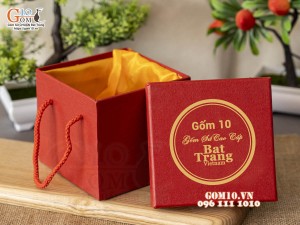 Hộp xi đỏ lót lụa đựng cốc có quai xách