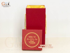 Hộp xi đỏ lót lụa đựng lọ hoa