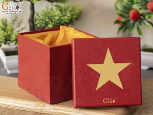Hộp xi lót lụa ngôi sao vàng 5 cánh