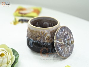 Hũ có nắp men hoàng thổ đắp nổi hoa Sen, cao 12cm