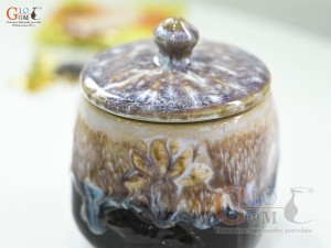 Hũ có nắp men hoàng thổ đắp nổi hoa Sen, cao 12cm