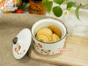 Hũ có nắp men kem vẽ hoa Hải Đường, 9,5cm