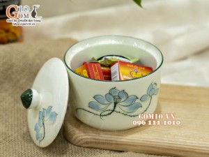 Hũ có nắp men kem vẽ hoa Sen xanh, 9,5cm