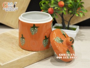 Hũ dưa men màu cam vẽ hoạ tiết dâu tây xanh, đường kính 12cm