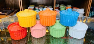 Hũ nắp caramen nhiều màu ngẫu nhiên (chiếc)