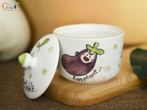 Hũ nắp men trắng vẽ nấm màu chỉ xanh, đường kính 10cm