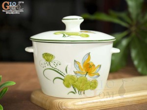 Hũ vát có nắp men kem vẽ hoa Sen vàng, đường kính 12,5cm