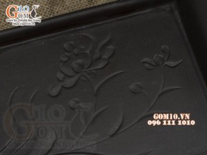 Khay chữ nhật gốm đen khắc hoa, 32.5x20cm