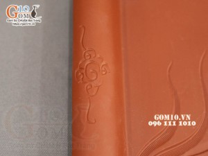 Khay chữ nhật gốm đỏ khắc hoa, 32x20cm