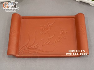 Khay chữ nhật gốm đỏ khắc hoa, 32x20cm