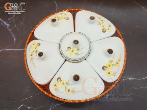 Khay mứt 5 cánh men kem vẽ hoa Mai vàng (Kèm khay mây)