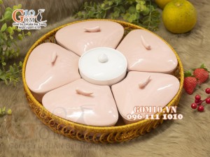 Khay mứt Tết hoa 5 cánh, màu hồng, khay mây 33cm