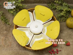 Khay mứt Tết hoa 5 cánh, màu vàng, khay mây 33cm