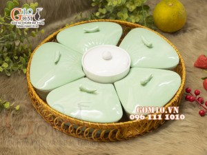 Khay mứt Tết hoa 5 cánh, màu xanh mint, khay mây 33cm