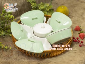 Khay mứt Tết hoa 5 cánh, màu xanh mint, khay mây 33cm