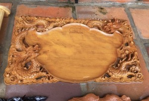 Khay trà gỗ đinh nguyên tấm trạm khắc song long KT 61 x 35cm